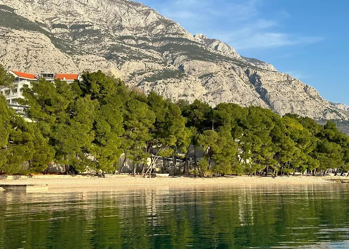 Spacious Family Near The شقة