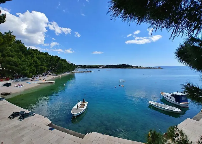 Spacious Family Near The ماكارسكا